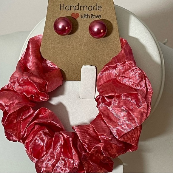 Handmade Pink Stud Earrings and Satin Pink Scrunchie
Set, Hypoallergenic… - Picture 2 of 4